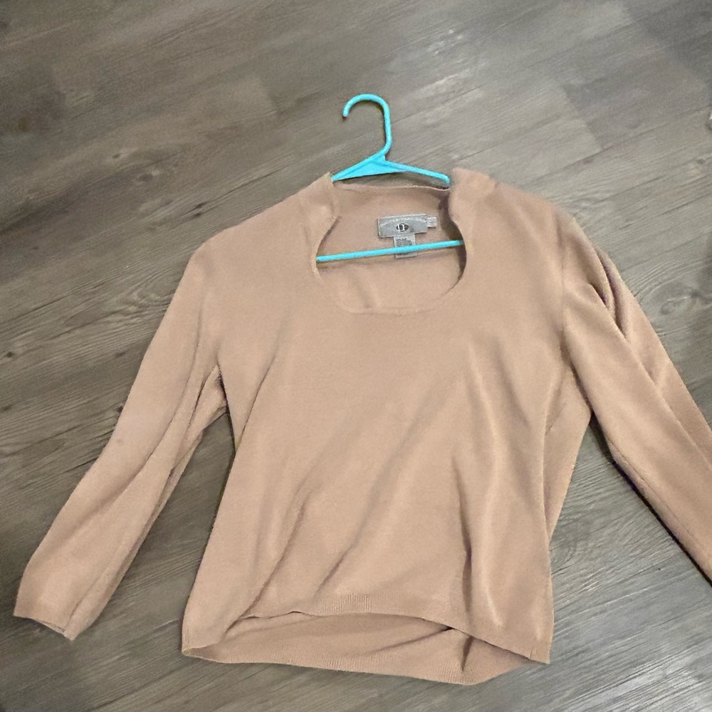 Dolce & Fabuloso Dolce & Fabuloso silk and spandax soft tan sweater